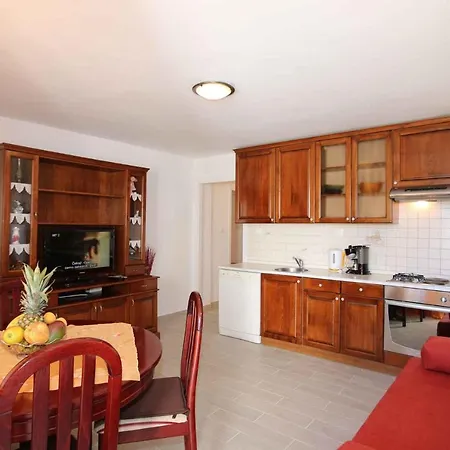 Apartment In Silo/insel Krk 13587 *